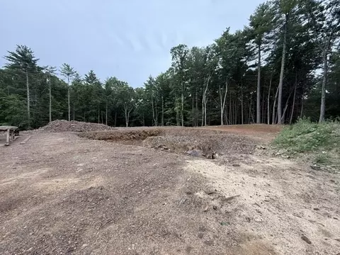 217 Alpine Dr, Southbridge, MA 01550