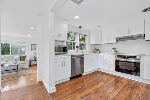 46 Windsor Rd, Stoneham, MA 02180 photo 9
