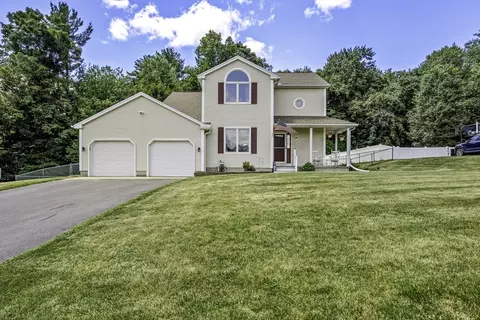 10 Scenic Rd, Westfield, MA 01085