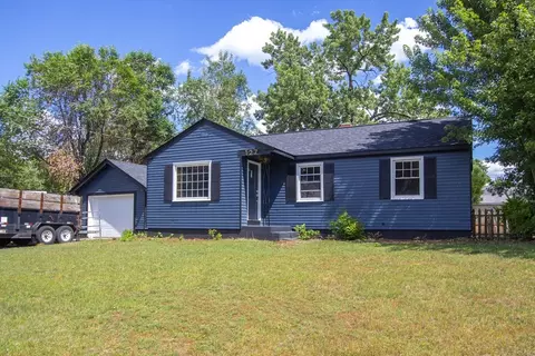 127 Gelinas Dr, Chicopee, MA 01020