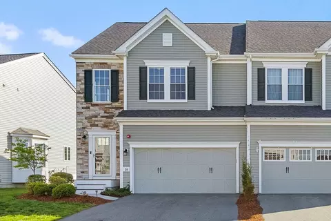 30 Magnolia Dr #30, Hopkinton, MA 01748