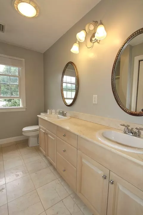 Bath - 7 Chevy Chase Rd, Worcester, MA 01606 photo 3 of 3