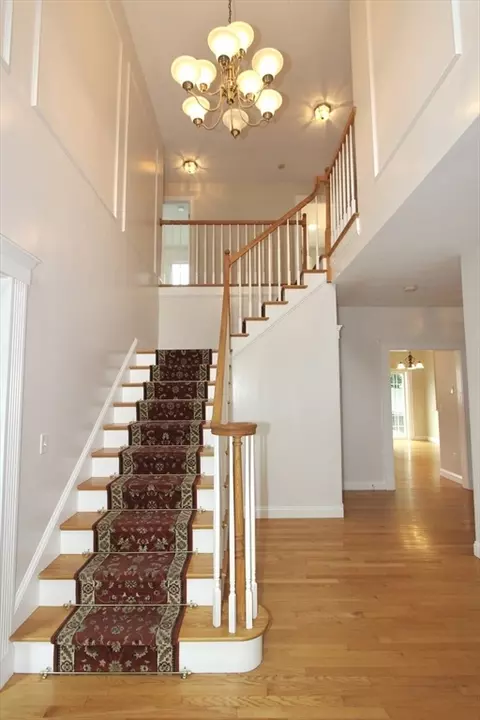 Entry Way - 7 Chevy Chase Rd, Worcester, MA 01606 photo 1 of 1