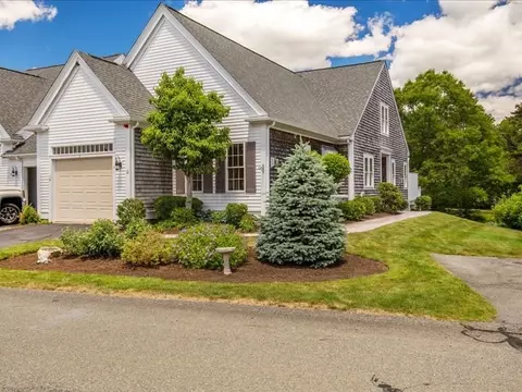 11 Stratford Rdg #11, Mashpee, MA 02649