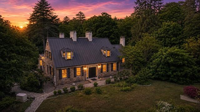 659 Front St, Marion, MA 02738