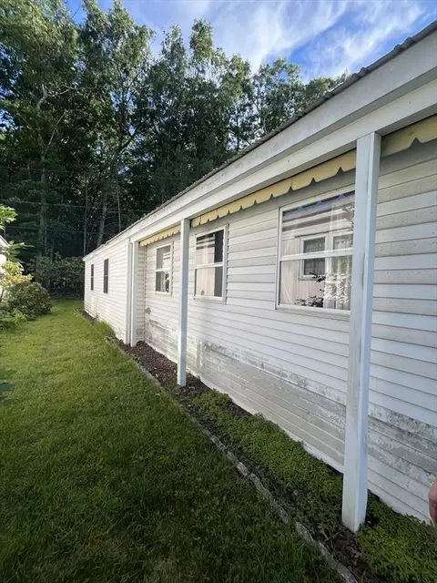 8 Thunderbird Dr, Marlborough, MA 01752