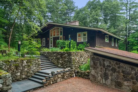 12 Forest Hill Rd, Wayland, MA 01778