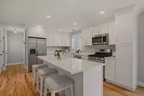 8 Princeton Cir, Fall River, MA 02724 photo 9