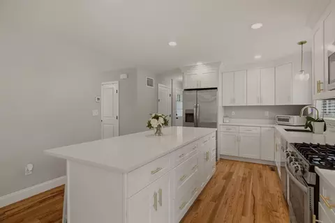 8 Princeton Cir, Fall River, MA 02724 photo 12