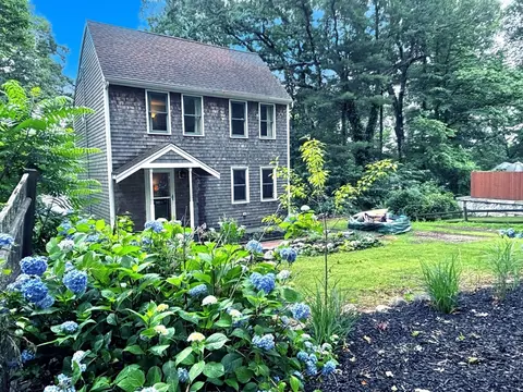 14 Ames Way, Pembroke, MA 02359