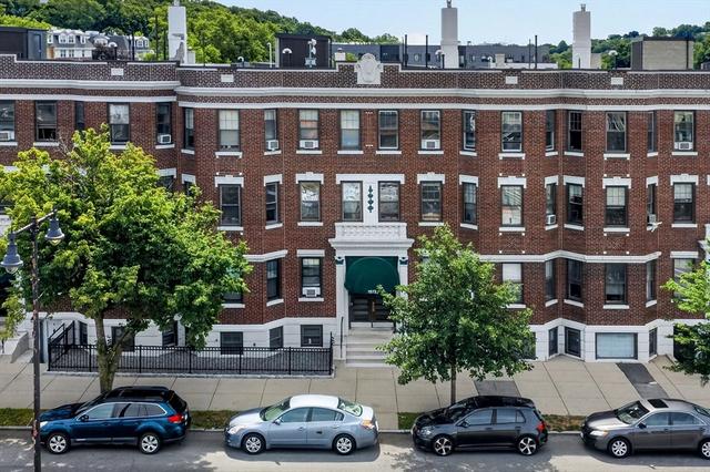 1572 Commonwealth Ave #14, Boston, MA 02135