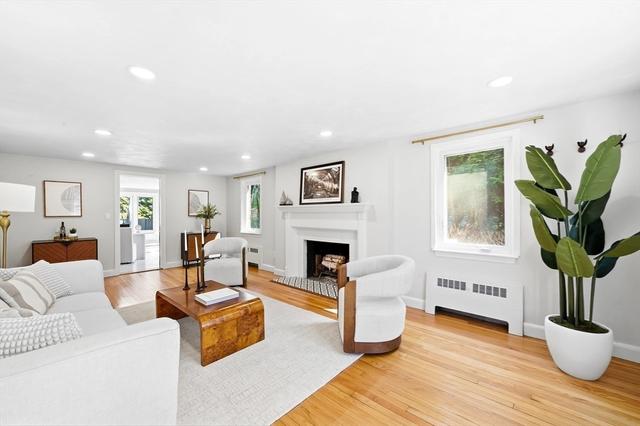 17 Woodhaven Rd, Waban, MA 02468