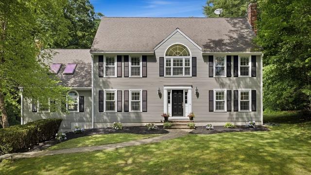 4 Juniper Ln, Topsfield, MA 01983