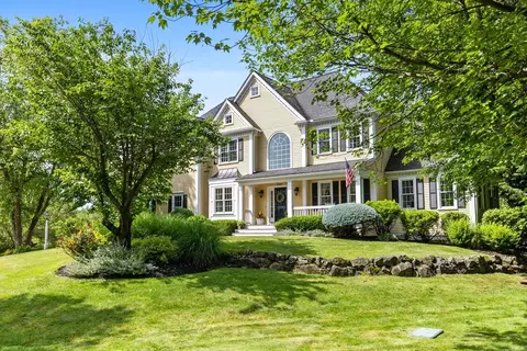 11 Tappan Way, Lynnfield, MA 01940