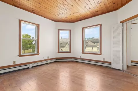 Living - 23-27 Ash St, Fall River, MA 02724 photo 5 of 10