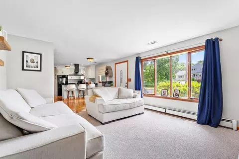 37 Angelo St, Worcester, MA 01604 photo 8