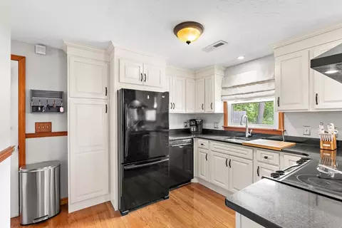 37 Angelo St, Worcester, MA 01604 photo 21