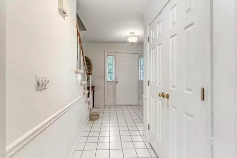 Entry Way - 39 Venture Dr, Springfield, MA 01119 photo 2 of 2