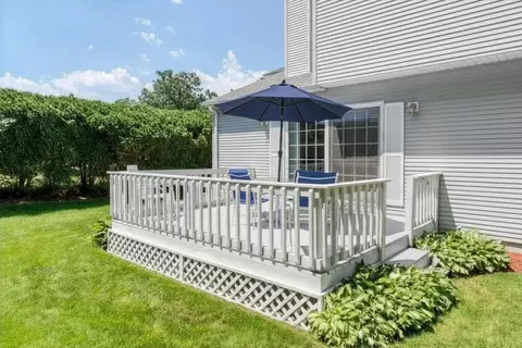 Exterior - 39 Venture Dr, Springfield, MA 01119 photo 3 of 7