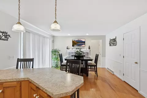 Dining - 39 Venture Dr, Springfield, MA 01119 photo 1 of 2