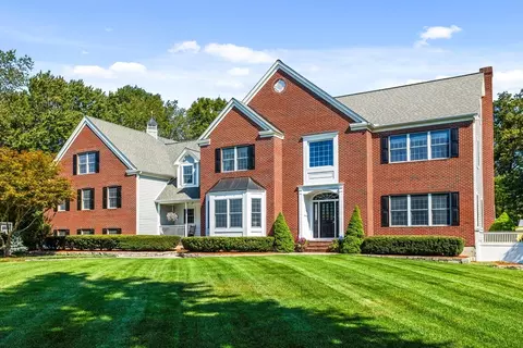 14 Morning Glory Cir, Westford, MA 01886