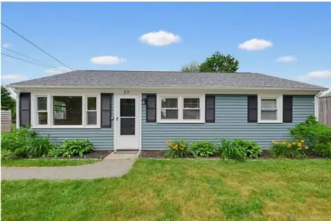 29 Rosedale Dr, Bristol, RI 02809