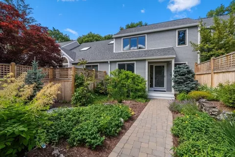 21 Hillside Dr #21, Wayland, MA 01778