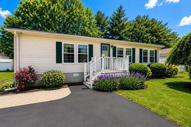 4 Trailwood Dr, Bridgewater, MA 02324