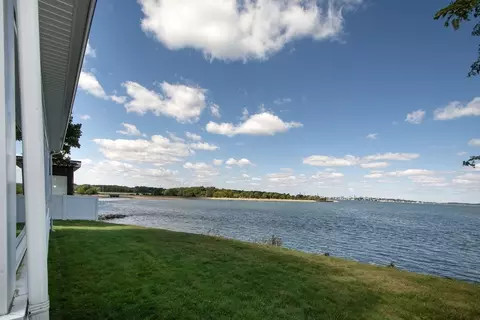 90 Shore Ave, Quincy, MA 02169