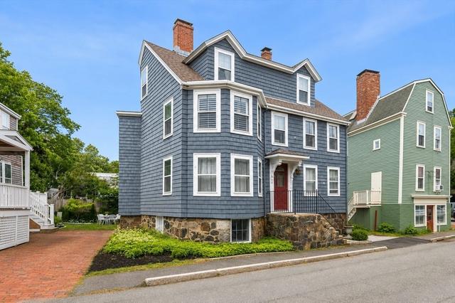 12 Darling St #2, Marblehead, MA 01945