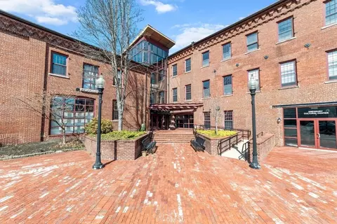 39 Millyard #202, Amesbury, MA 01913