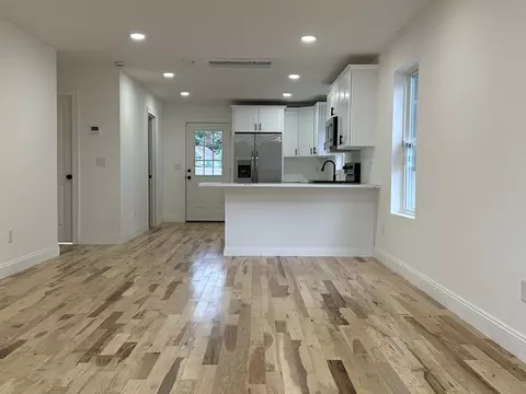 437-439 Chicopee St, Chicopee, MA 01013 photo 9