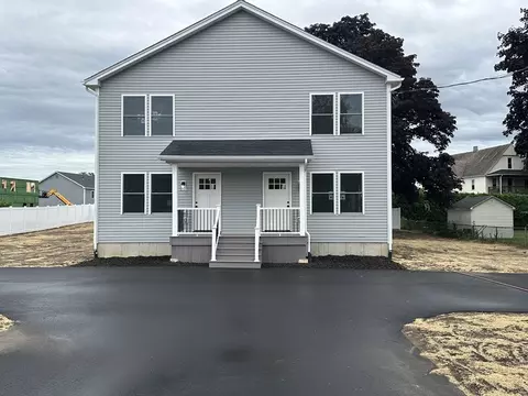 437-439 Chicopee St, Chicopee, MA 01013 photo 2