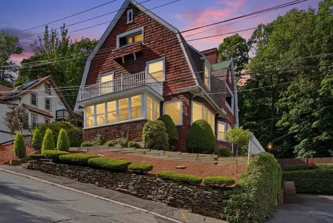 11 Weymouth St, Fitchburg, MA 01420