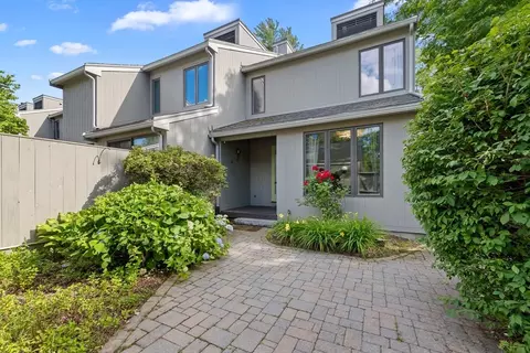20 Mill Pond #20, North Andover, MA 01845