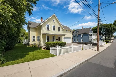 53 Thompson St, Hyde Park, MA 02136