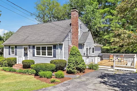 55 Priest St, Hudson, MA 01749