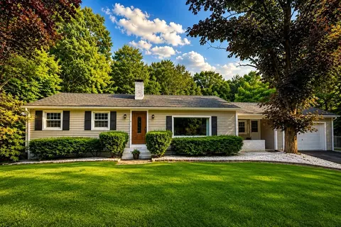 400 Springfield St, Wilbraham, MA 01095