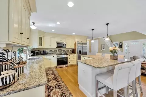 146 James Cir, Mashpee, MA 02649 photo 9