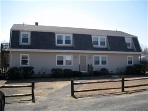 10 Gary Pl, Feeding Hills, MA 01030