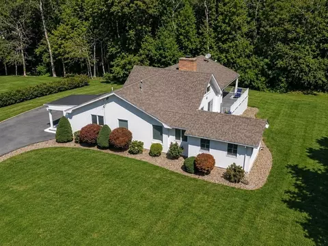 6 Strathmore Rd, Dartmouth, MA 02747
