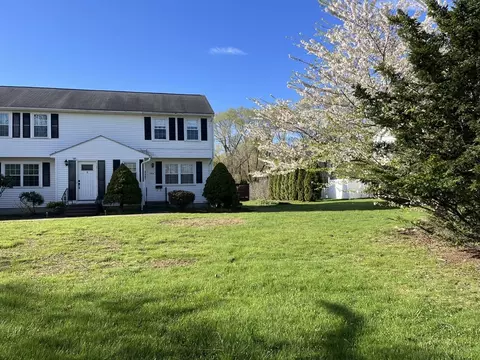 164 E Bacon #A, Plainville, MA 02762