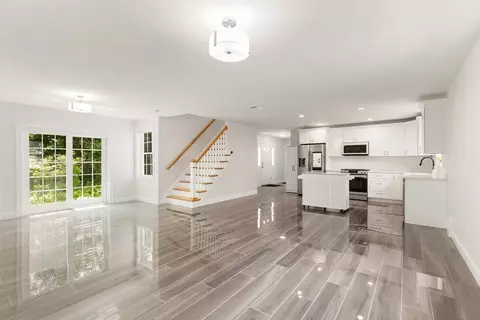 Living - 1295 Main St, Reading, MA 01867 photo 1 of 7