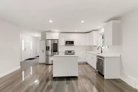 Kitchen - 1295 Main St, Reading, MA 01867 photo 1 of 2