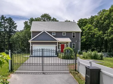 35 Milford St, Medway, MA 02053