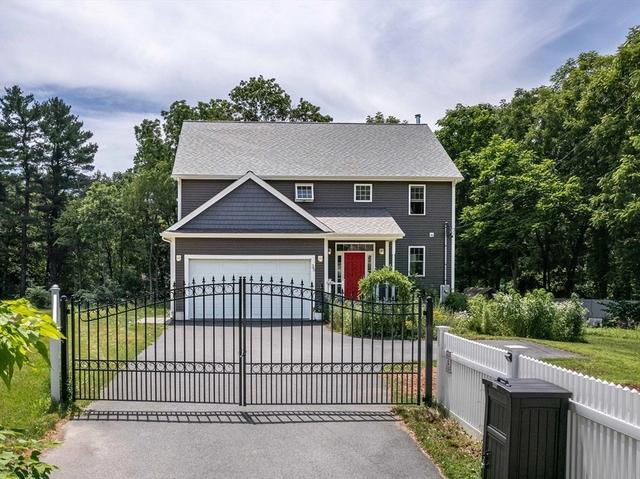 35 Milford St, Medway, MA 02053