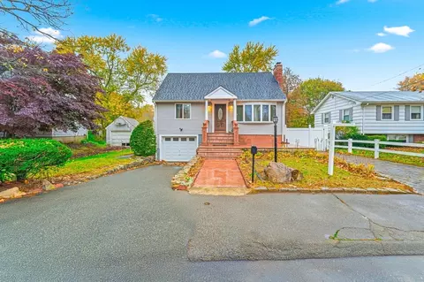 63 Dickerman Ln, Braintree, MA 02184