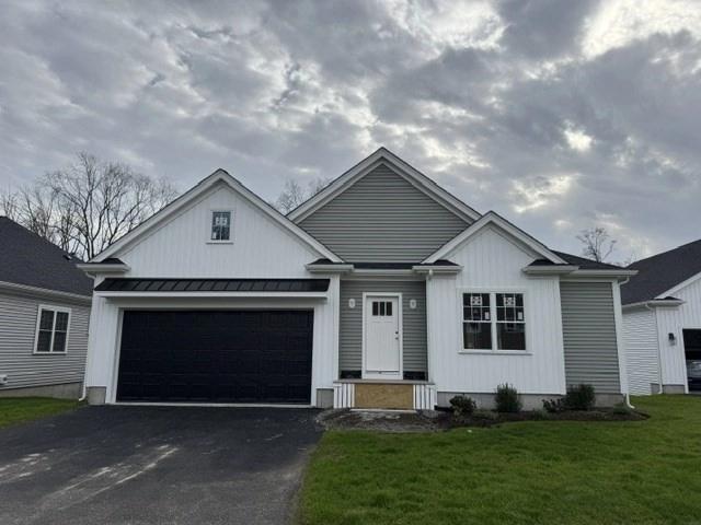 3 Coach Rd, Easton, MA 02375