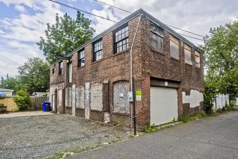 Exterior - 90 Andrew St, Springfield, MA 01109 photo 3 of 3