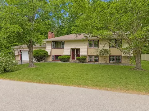 59 Marlise Dr, Attleboro, MA 02703